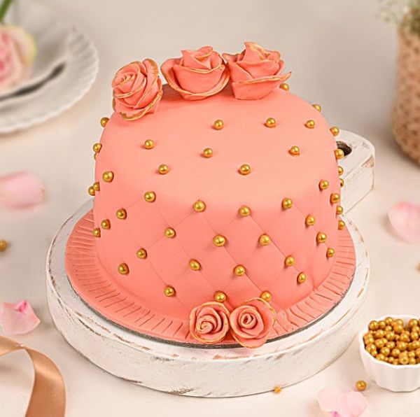 Order Royal Butterscotch Cake online | free delivery in 3 hours - Flowera