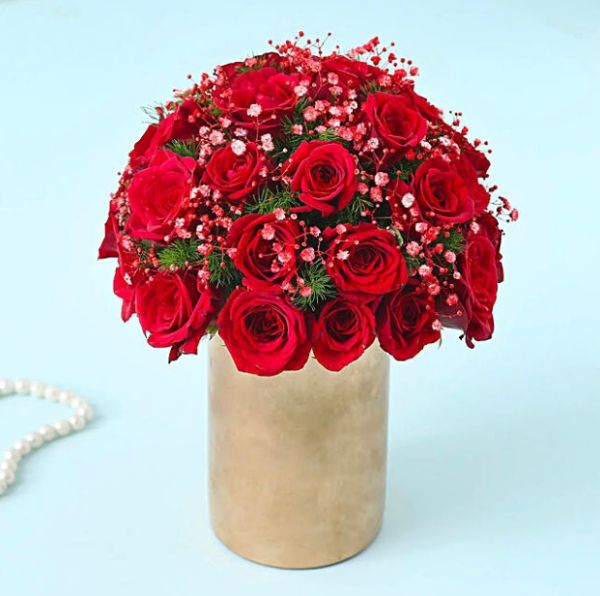Red Roses With Glass Vase