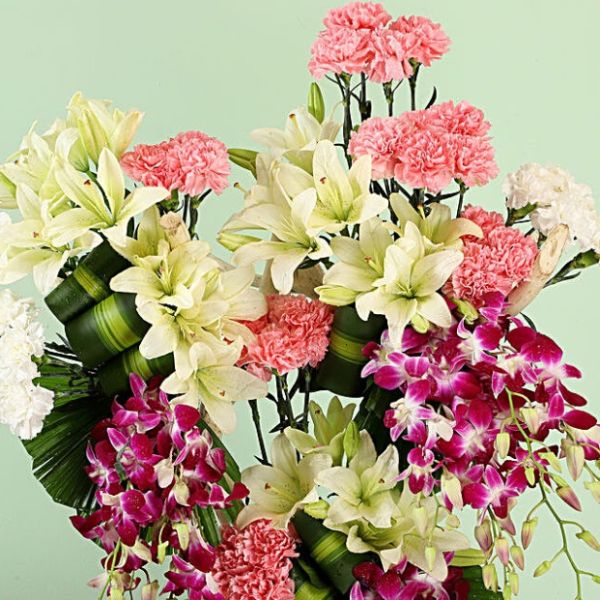 Mixed Flowers Arrangement 
